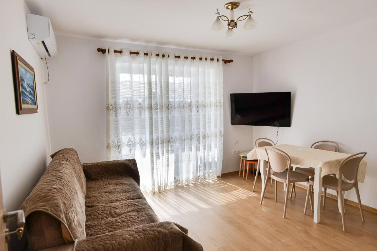 Season Villa *